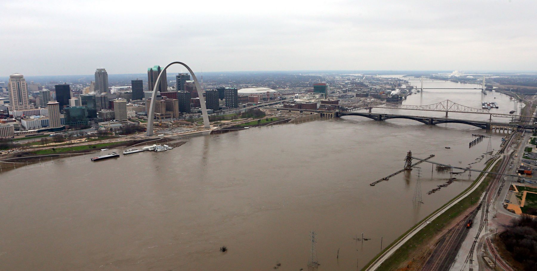 Major Mississippi River flooding in St. Louis